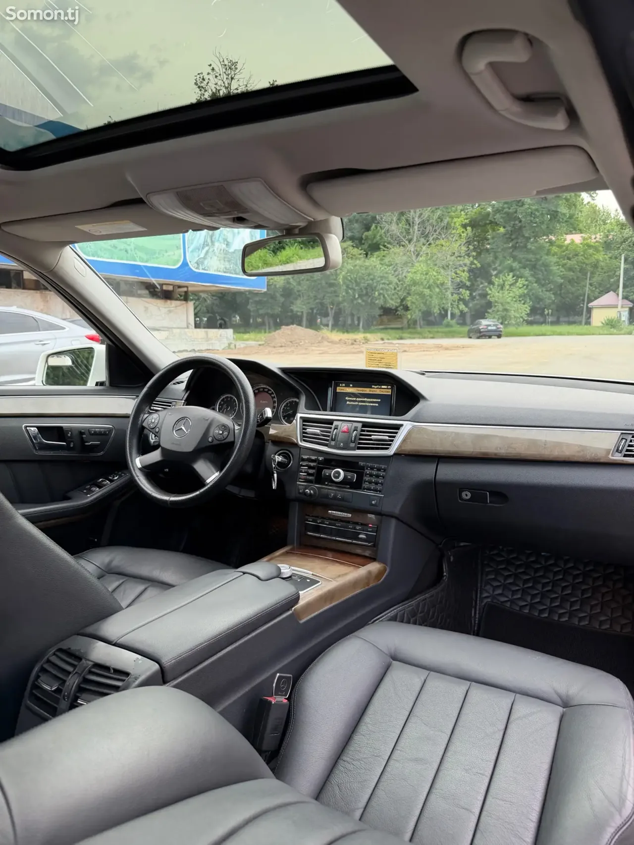 Mercedes-Benz E class 2011 · 3.0 AT