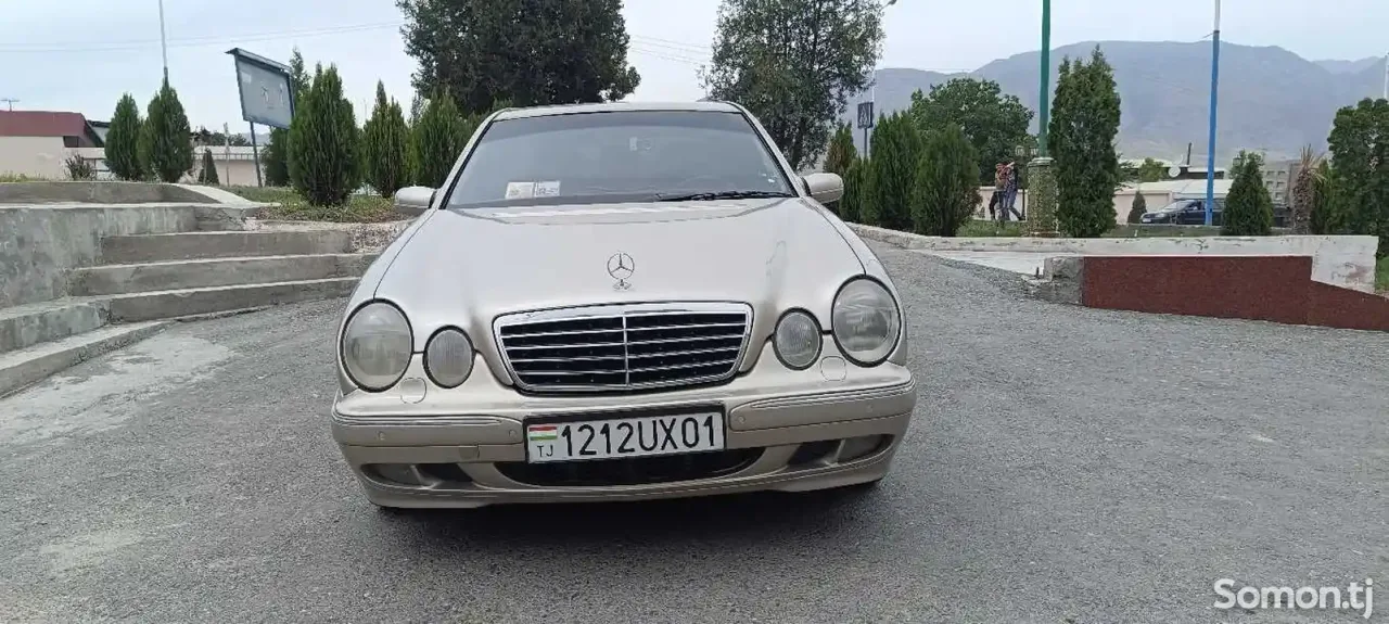Mercedes-Benz E class 2000 · 3.2 AT