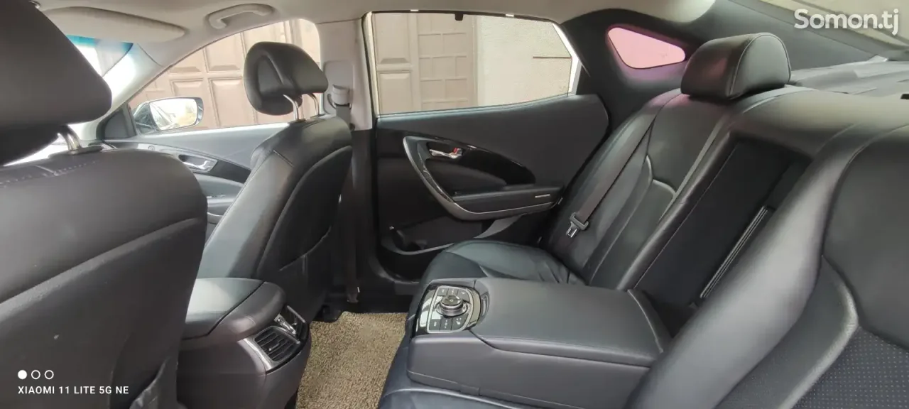 Hyundai Grandeur 2011 · 3.0 AT