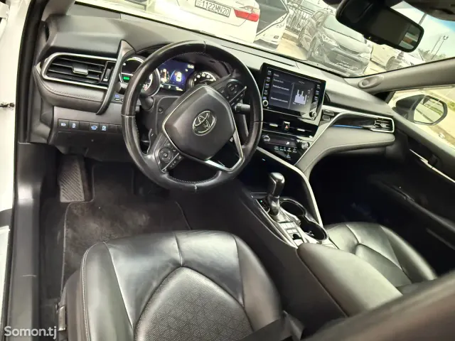Toyota Camry 2021 · 2.5 AT