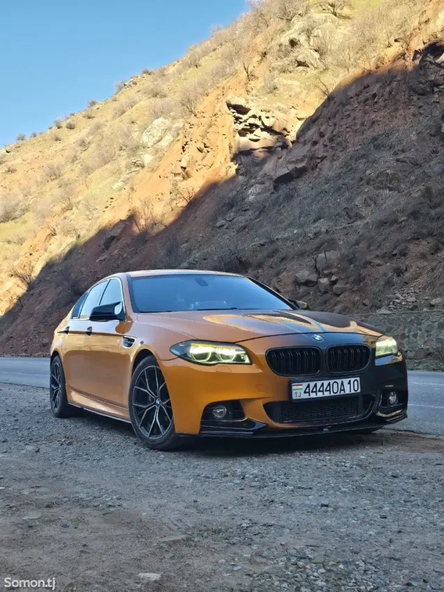 BMW M5 2012 · 2.0 AT