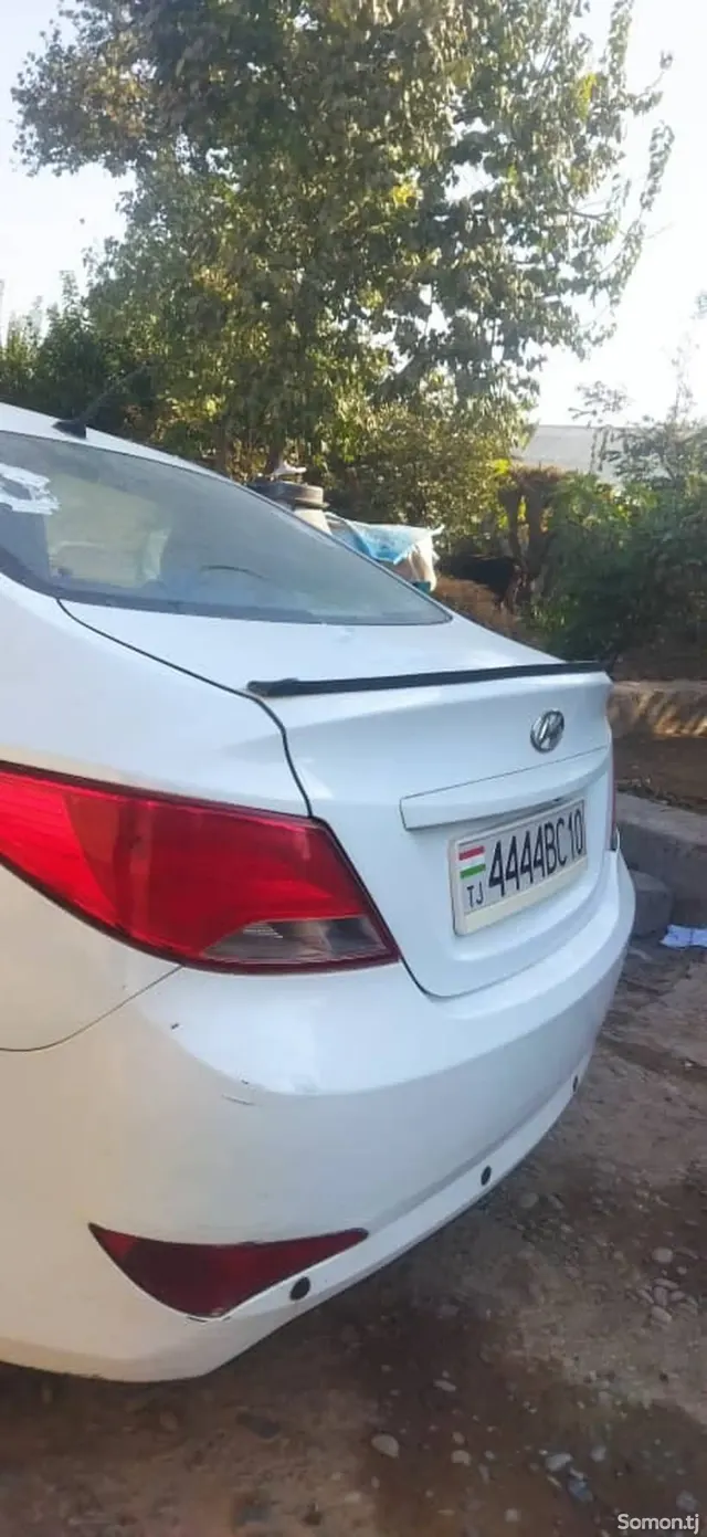 Hyundai Solaris 2016 · 1.4 MT