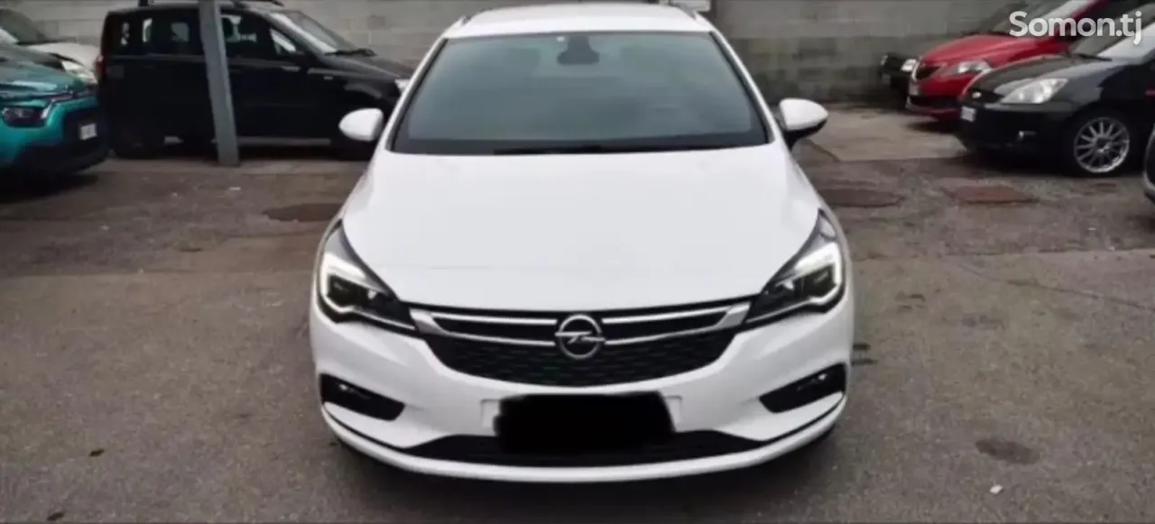 Opel Astra K 2018 · 1.6 MT