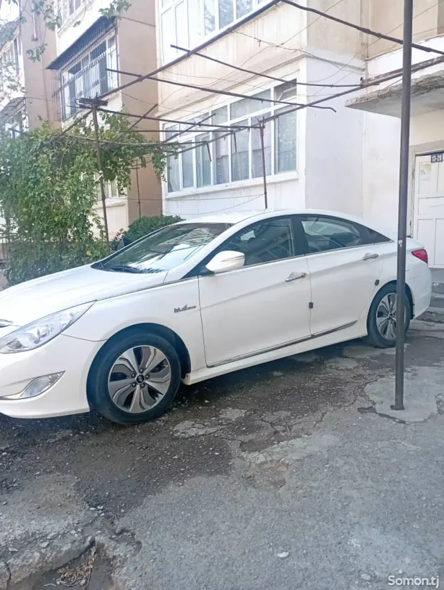 Hyundai Sonata 2014 · 2.0 AT