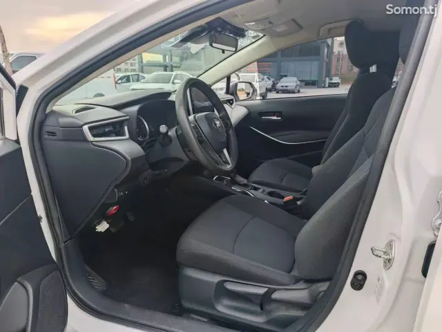 Toyota Corolla 2021 · 1.8 AT
