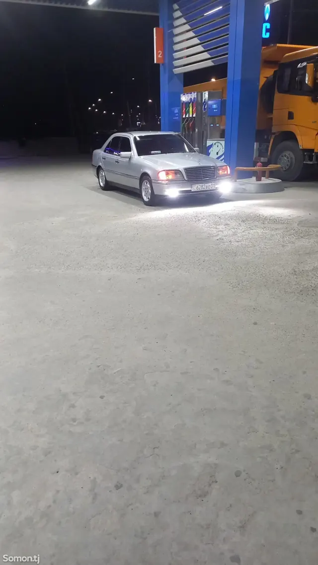 Mercedes-Benz C class 1996 · 2.0 MT
