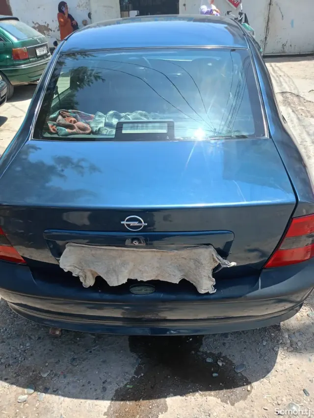 Opel Vectra B 1997 · 1.6 MT