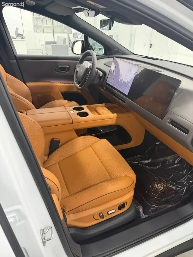 Li Auto (Lixiang) i8 2025 · AT