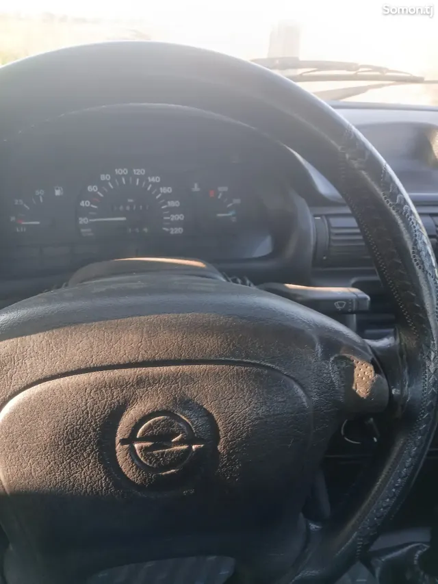 Opel Astra F 2001 · 1.6 MT