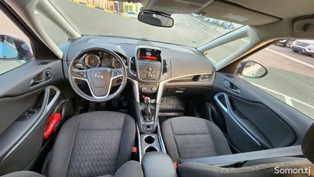 Opel Zafira 2015 · 1.4 MT