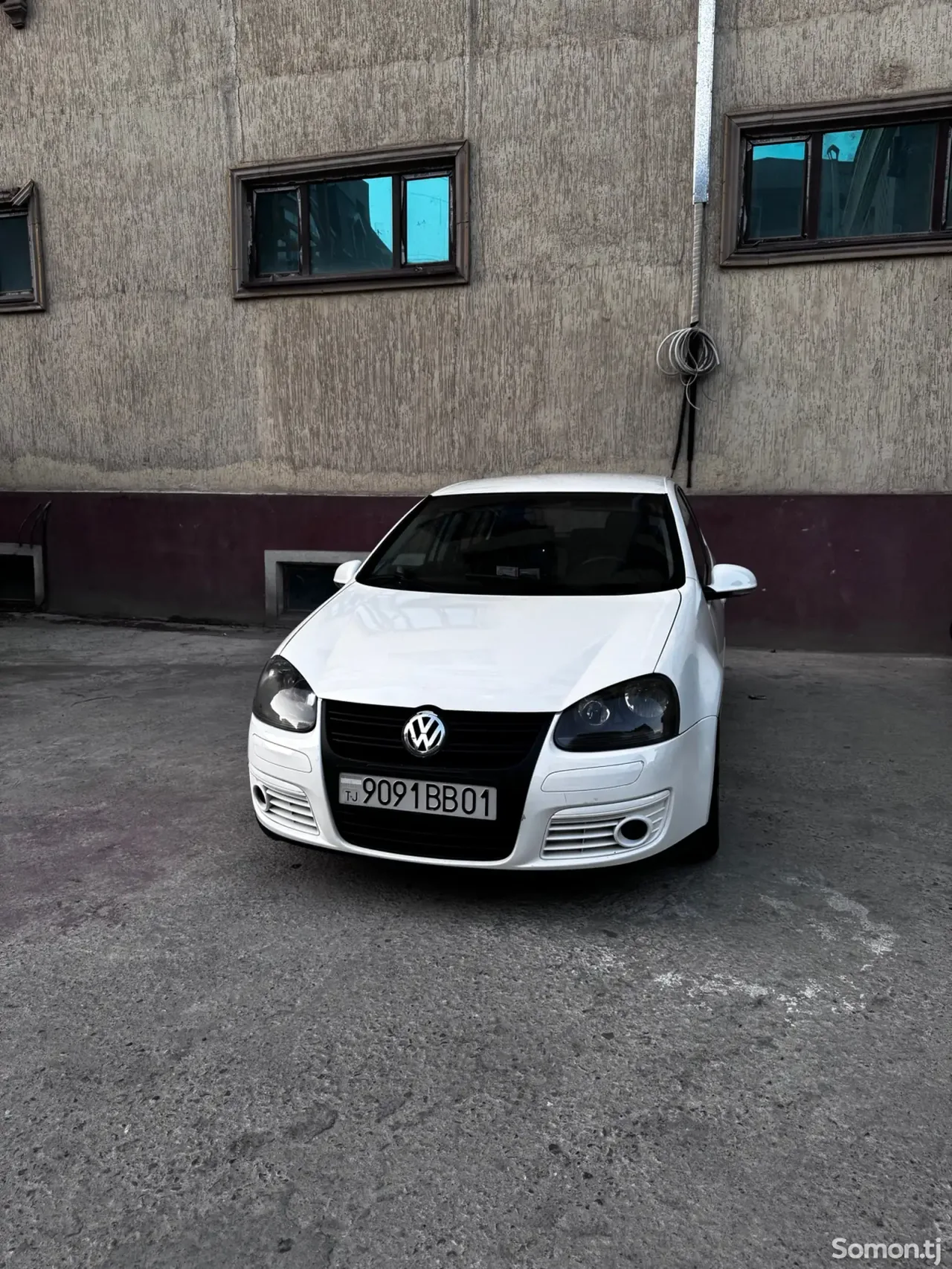 Volkswagen Golf 2009 · 1.6 AT