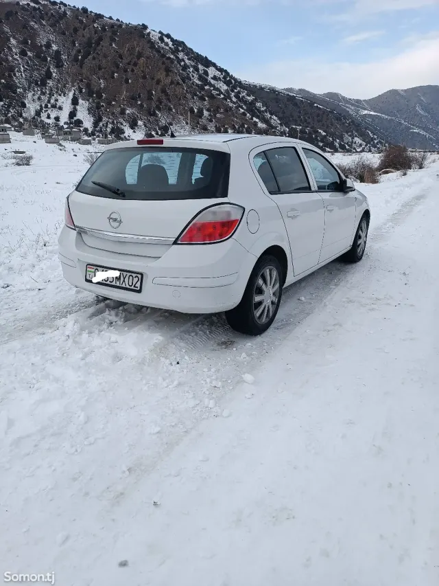 Opel Astra H 2006 · 1.4 MT