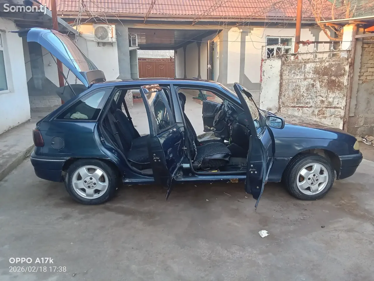 Opel Astra F 1994 · 1.6 MT
