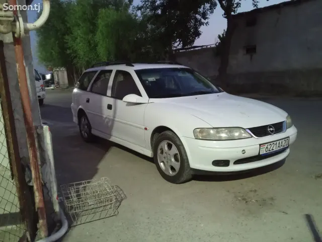 Opel Vectra B 2000 · 1.6 AT