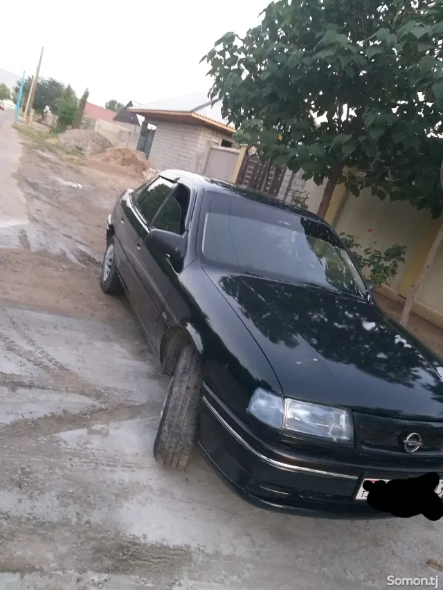 Opel Vectra A 1995 · 1.6 MT