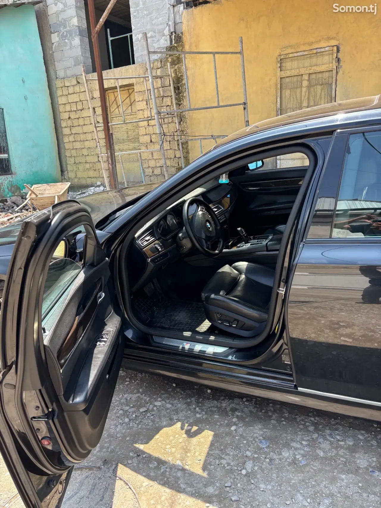 BMW 7 series 2010 · 4.4 AT