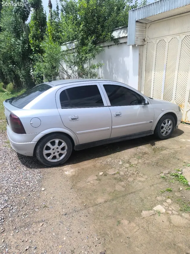 Opel Astra G 1999 · 1.6 AT