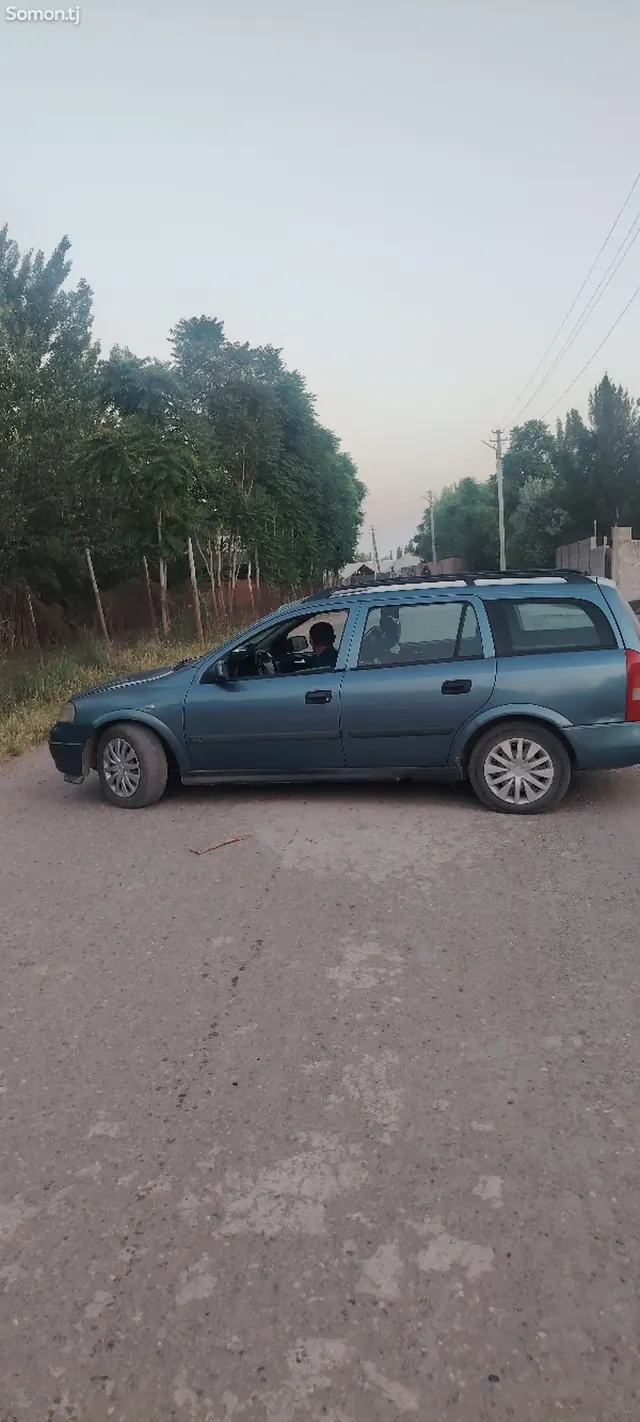 Opel Astra G 1999 · 1.6 MT