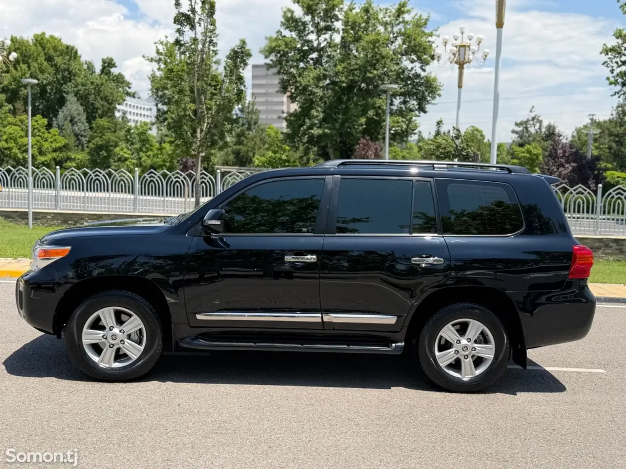 Toyota Land Cruiser 2015 · 4.7 AT