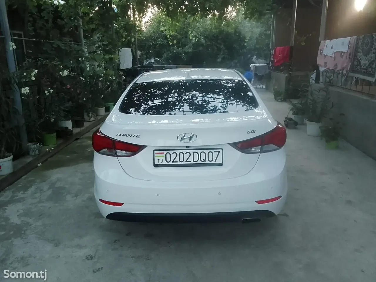 Hyundai Avante 2014 · 1.6 AT