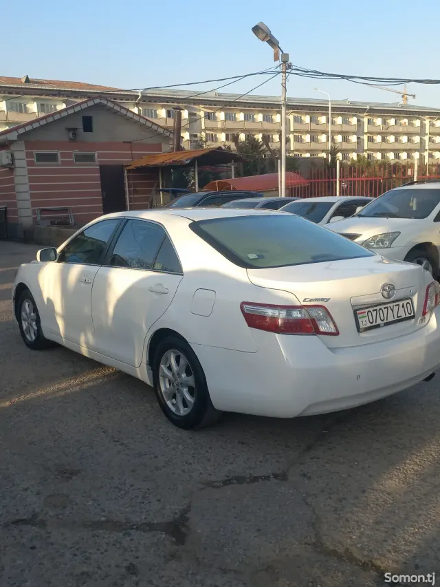 Toyota Camry 2008 · 2.4 AT
