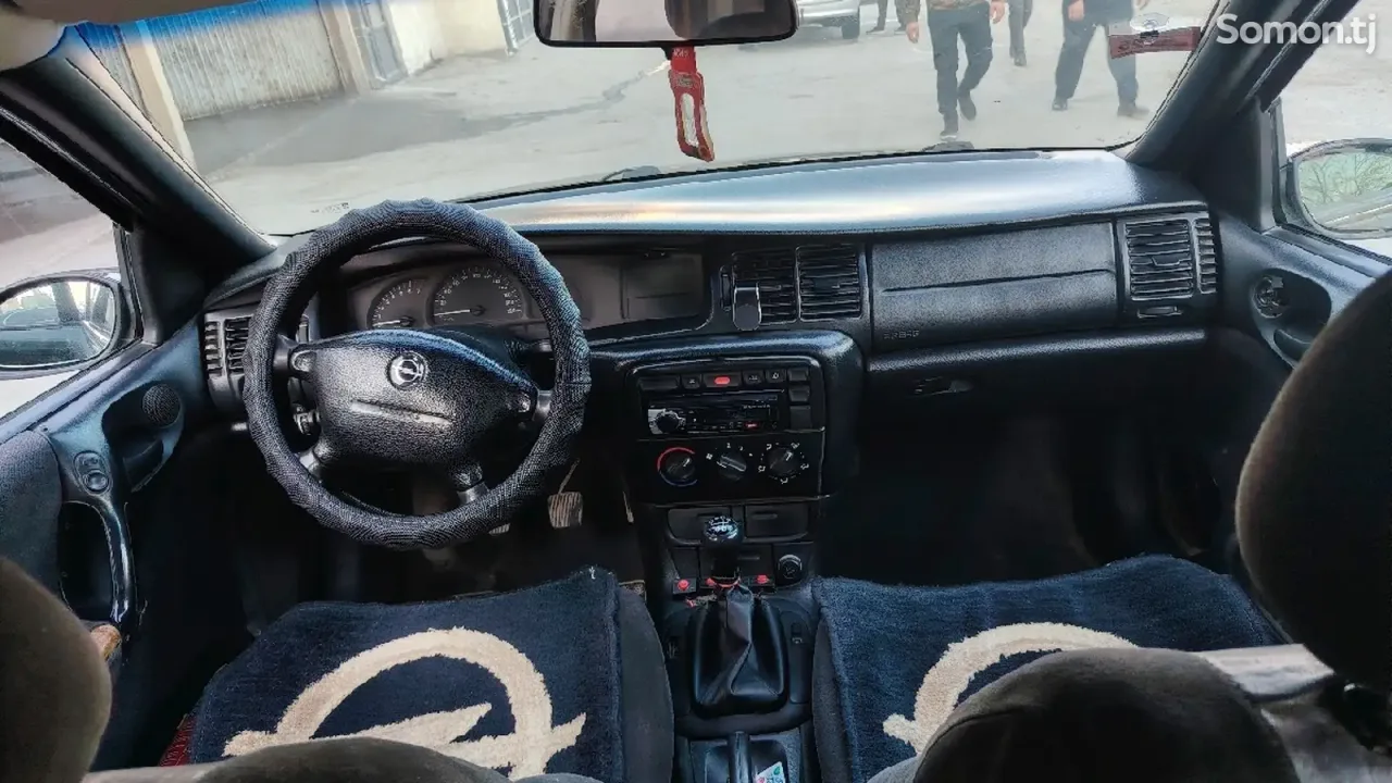 Opel Vectra B 1997 · 1.6 MT