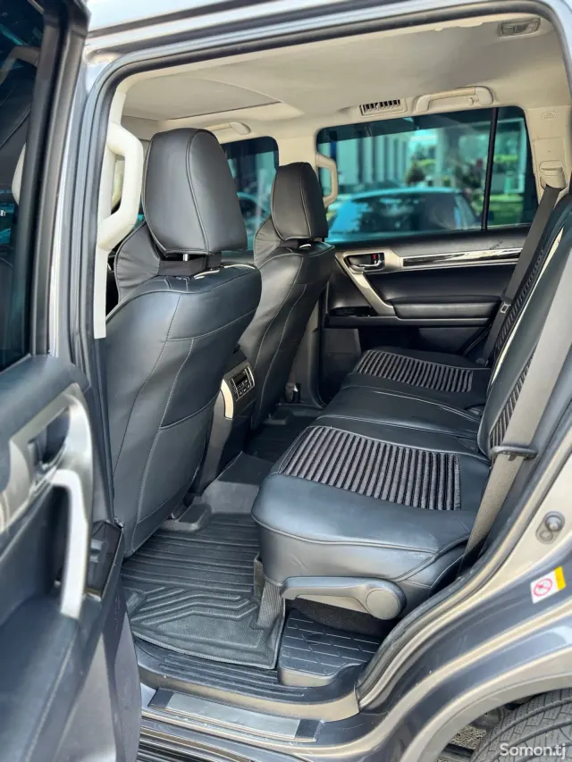 Lexus GX series 2015 · 4.6 AT