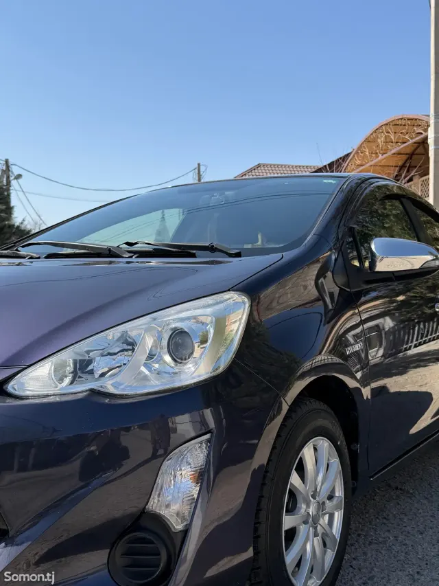 Toyota Aqua 2015 · 1.5 AT