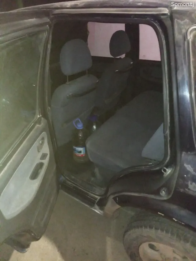 Kia Sportage 1990 · 2.0 MT