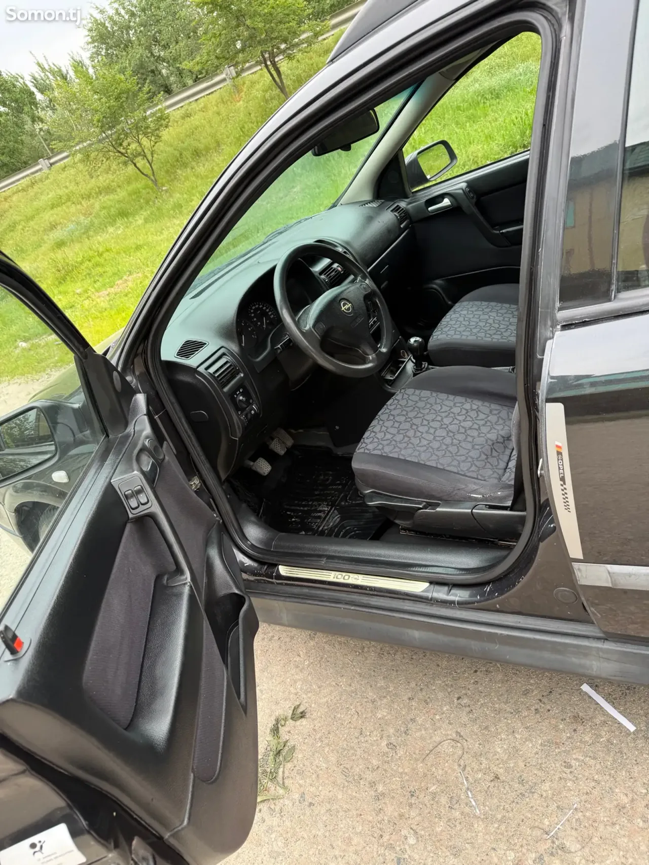 Opel Astra G 1999 · 1.6 MT