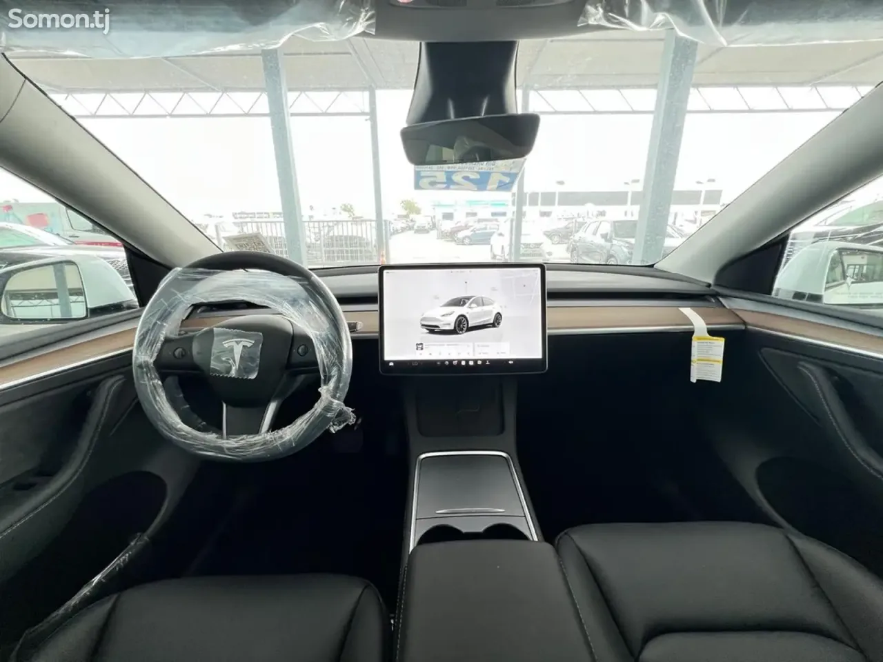 Tesla Model Y 2025 · 5.0 AT