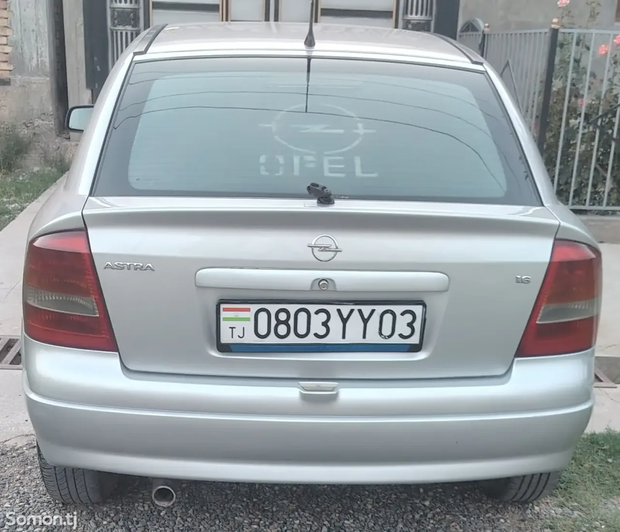 Opel Astra G 2001 · 1.6 MT