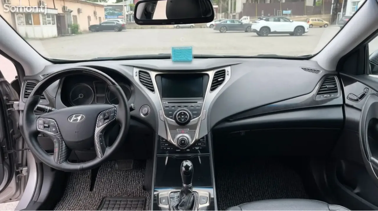 Hyundai Grandeur 2011 · 2.4 AT