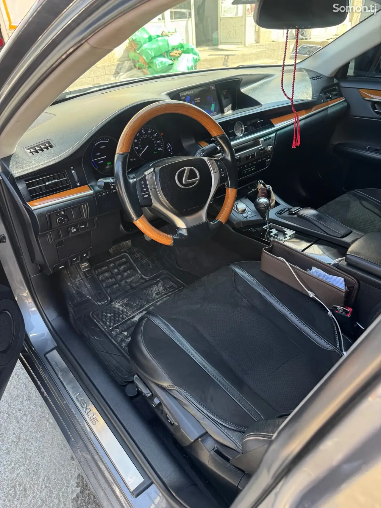 Lexus ES series 2015 · 3.0 AT