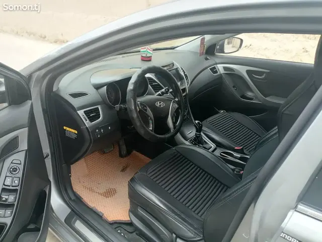 Hyundai Avante 2014 · 1.6 AT