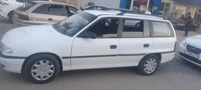 Opel Astra F 1997 · 1.8 MT
