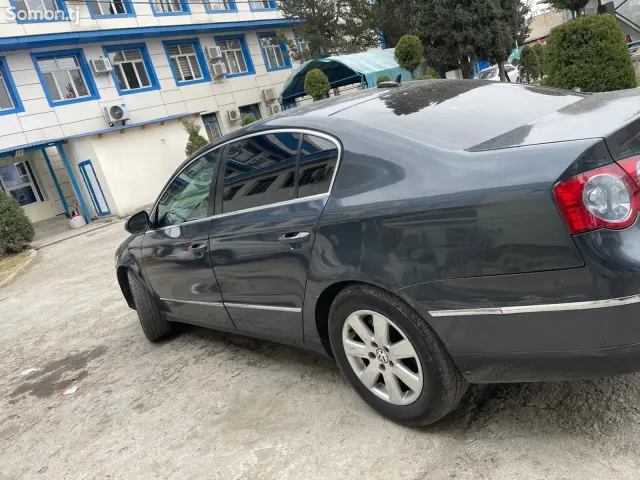 Volkswagen Passat 2006 · 2.0 AT