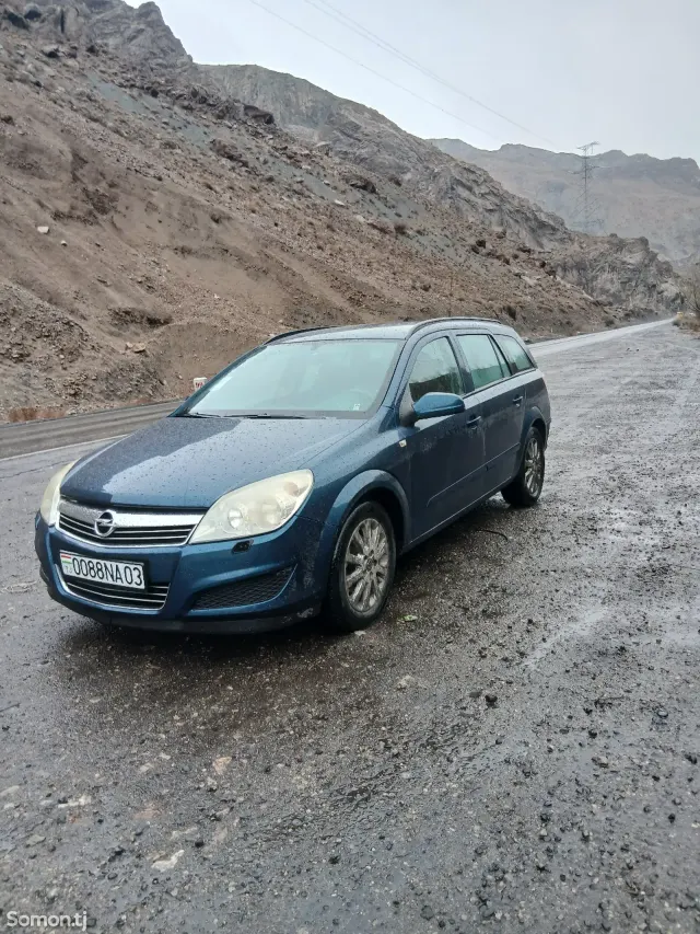 Opel Astra H 2008 · 0.7 MT