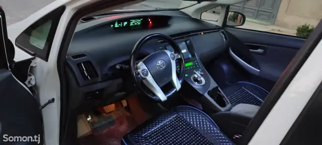 Toyota Prius 2011 · 1.8 AMT