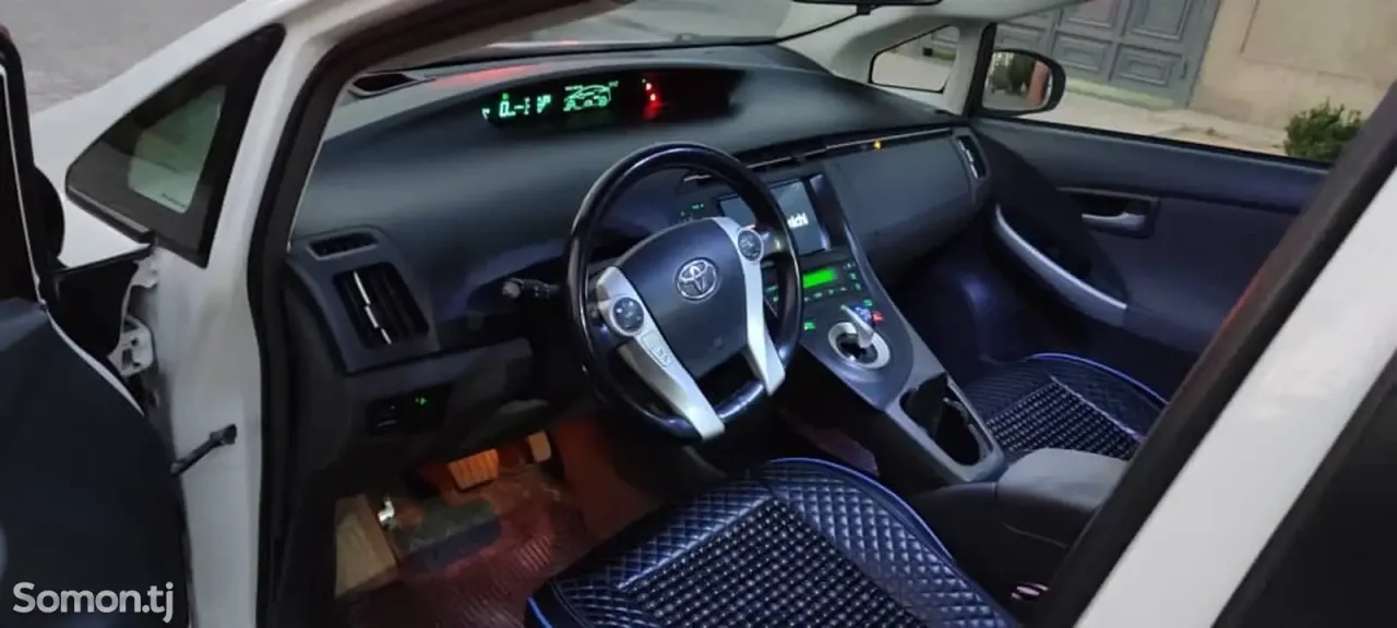Toyota Prius 2011 · 1.8 AMT