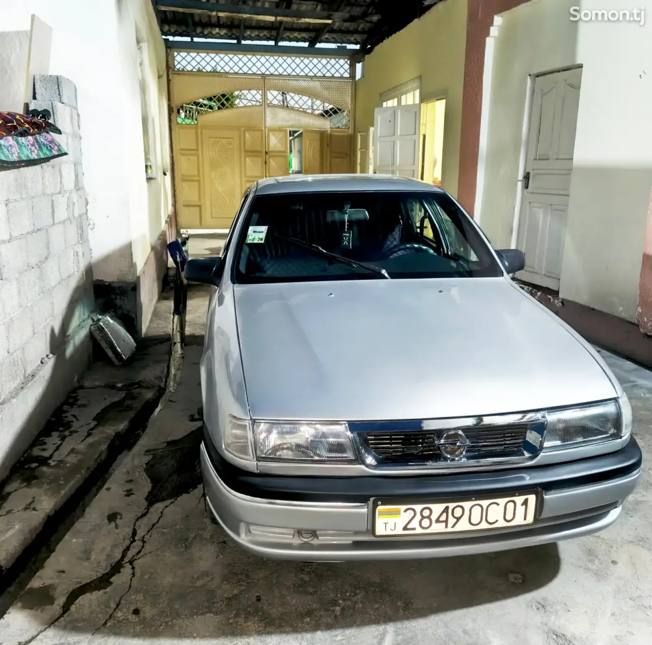 Opel Vectra A 1992 · 1.6 MT