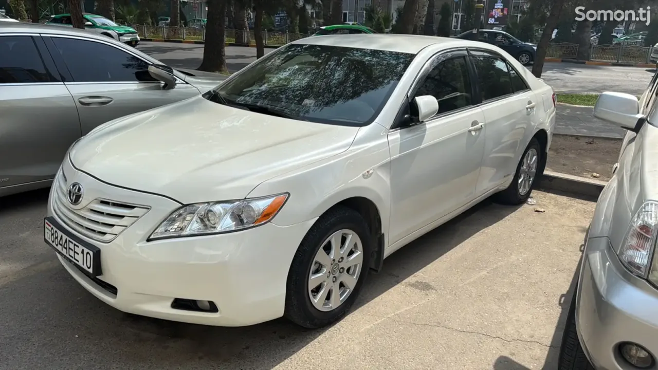 Toyota Camry 2006 · 2.4 AT