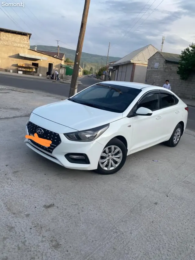 Hyundai Accent 2018 · 1.5 AT