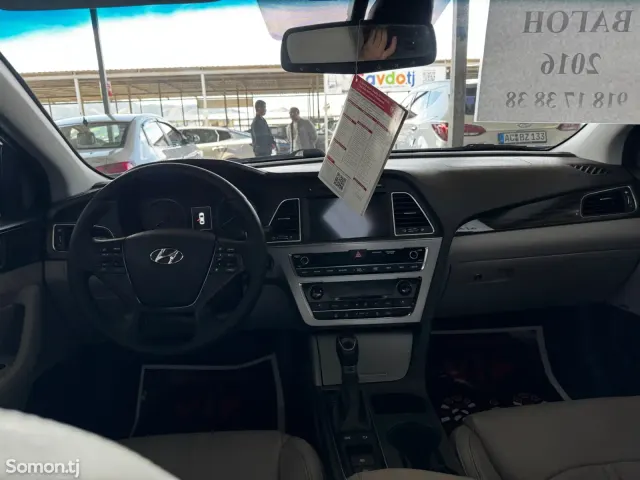 Hyundai Sonata 2015 · 2.4 AT