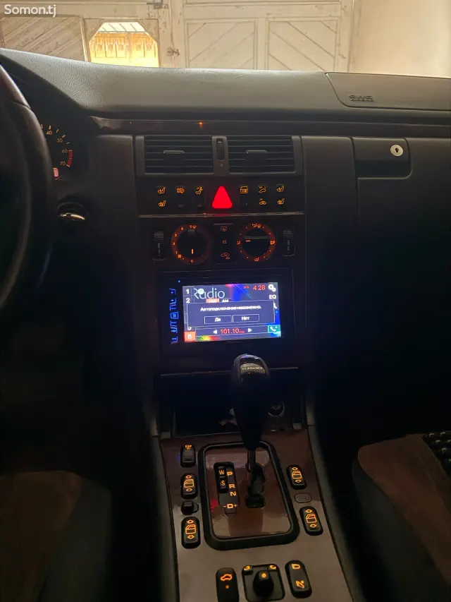 Mercedes-Benz E class 2001 · 2.4 AT