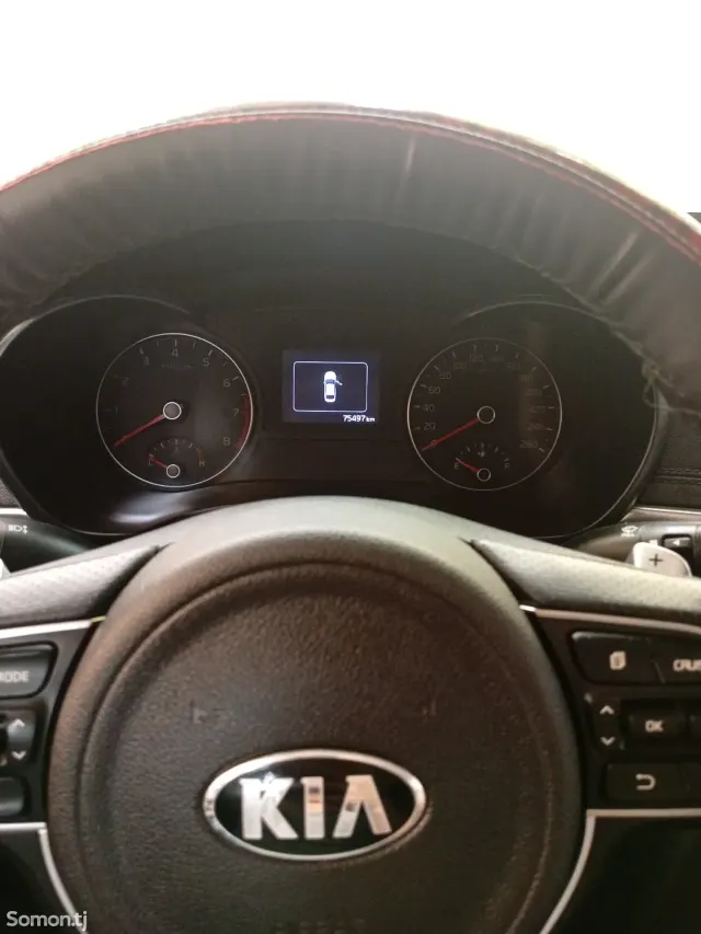 Kia K5 2016 · 2.0 AT