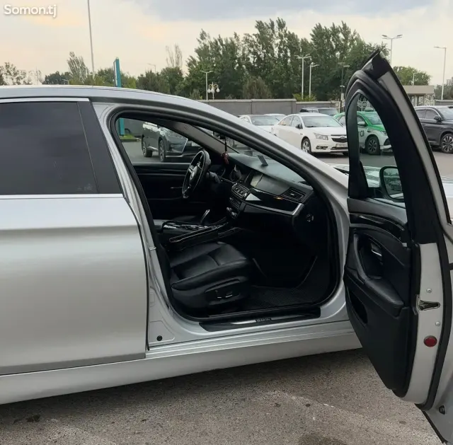 BMW 5 series 2015 · 2.0 AT
