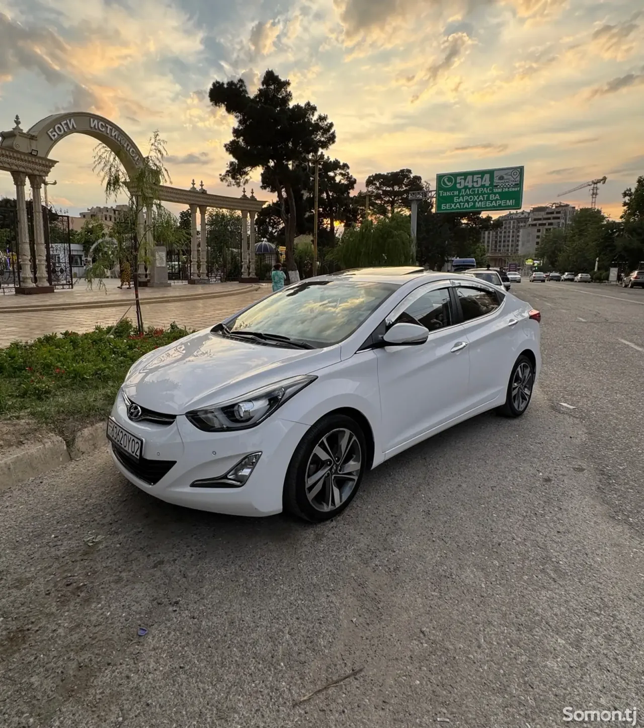 Hyundai Avante 2015 · 1.6 AT
