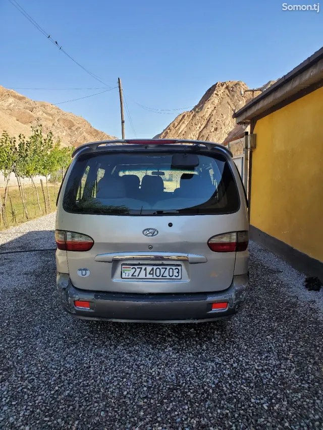 Hyundai Aslan 2004 · 2.2 AT