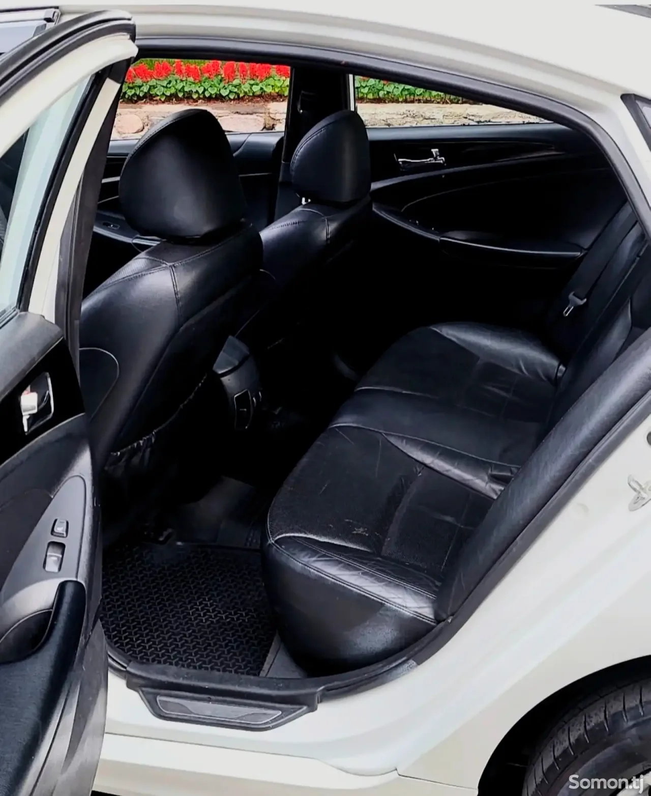 Hyundai Sonata 2011 · 2.0 AT